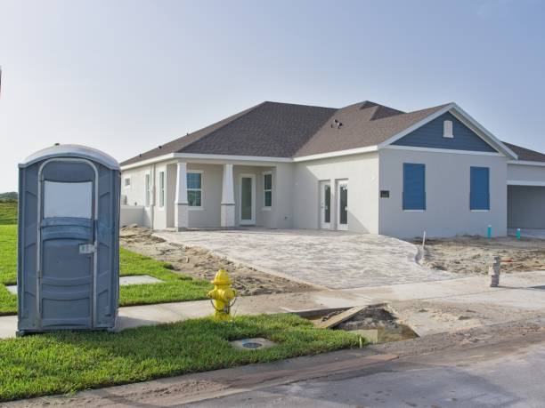 Best Portable restroom trailer rental  in Benton, TN